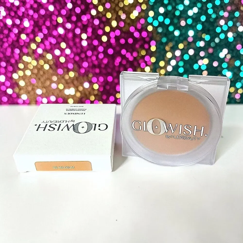 Glowish by Huda Beauty Luminous Pressed Powder in 05 Medium 0.35 Oz New in Box